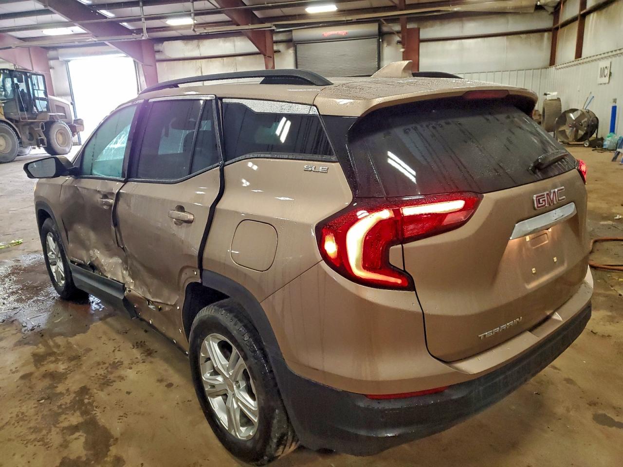 2018 GMC TERRAIN SLE photo 2