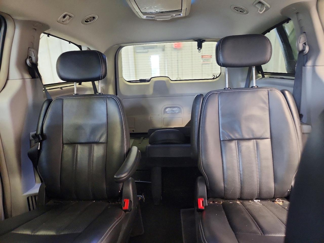 2010 CHRYSLER TOWN & COUNTRY TOURING PLUS photo 10