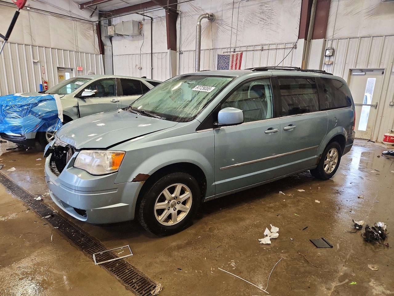2010 CHRYSLER TOWN & COUNTRY