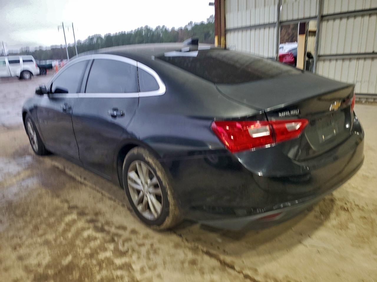2016 CHEVROLET MALIBU LT photo 2