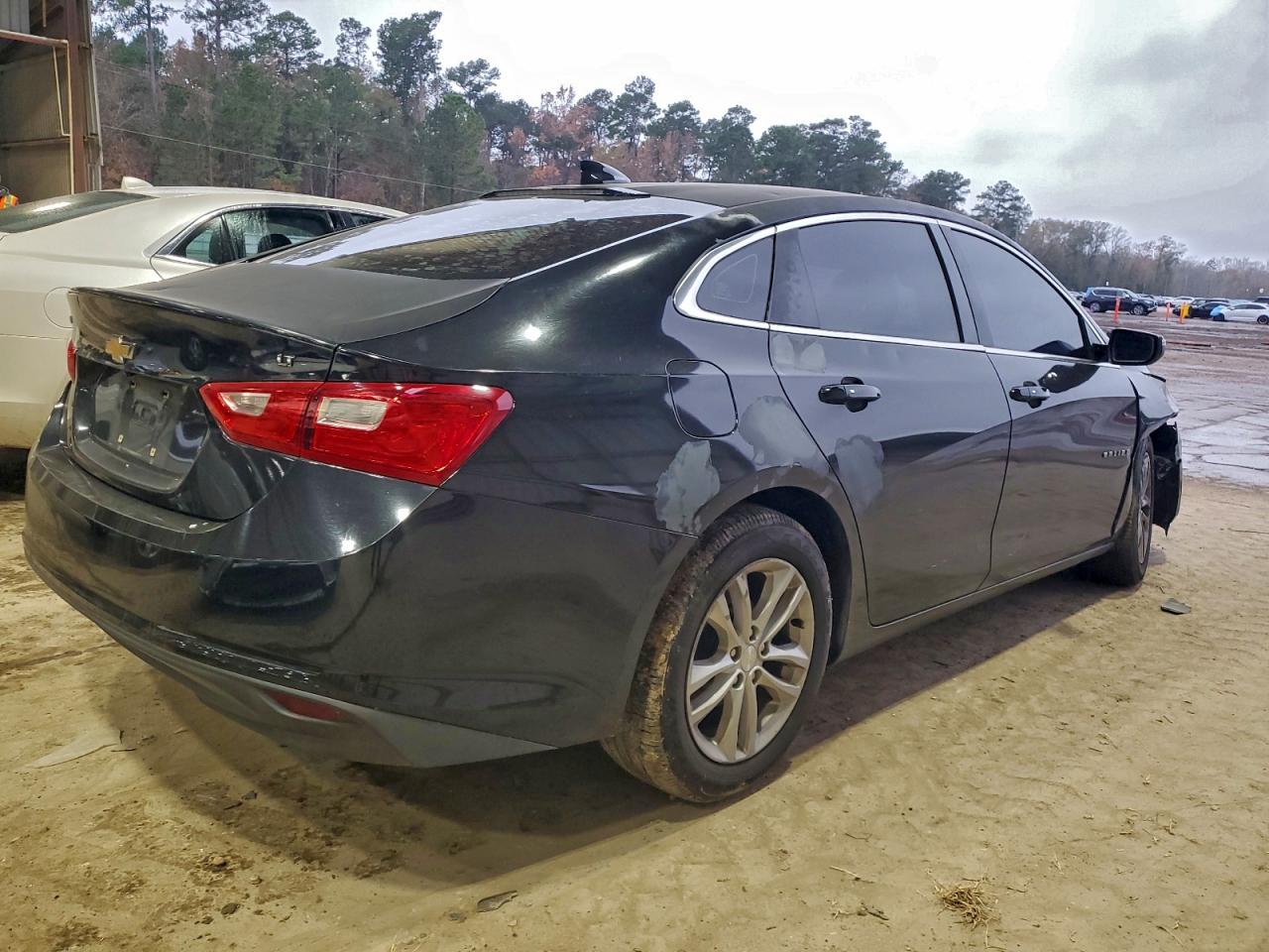 2016 CHEVROLET MALIBU LT photo 3