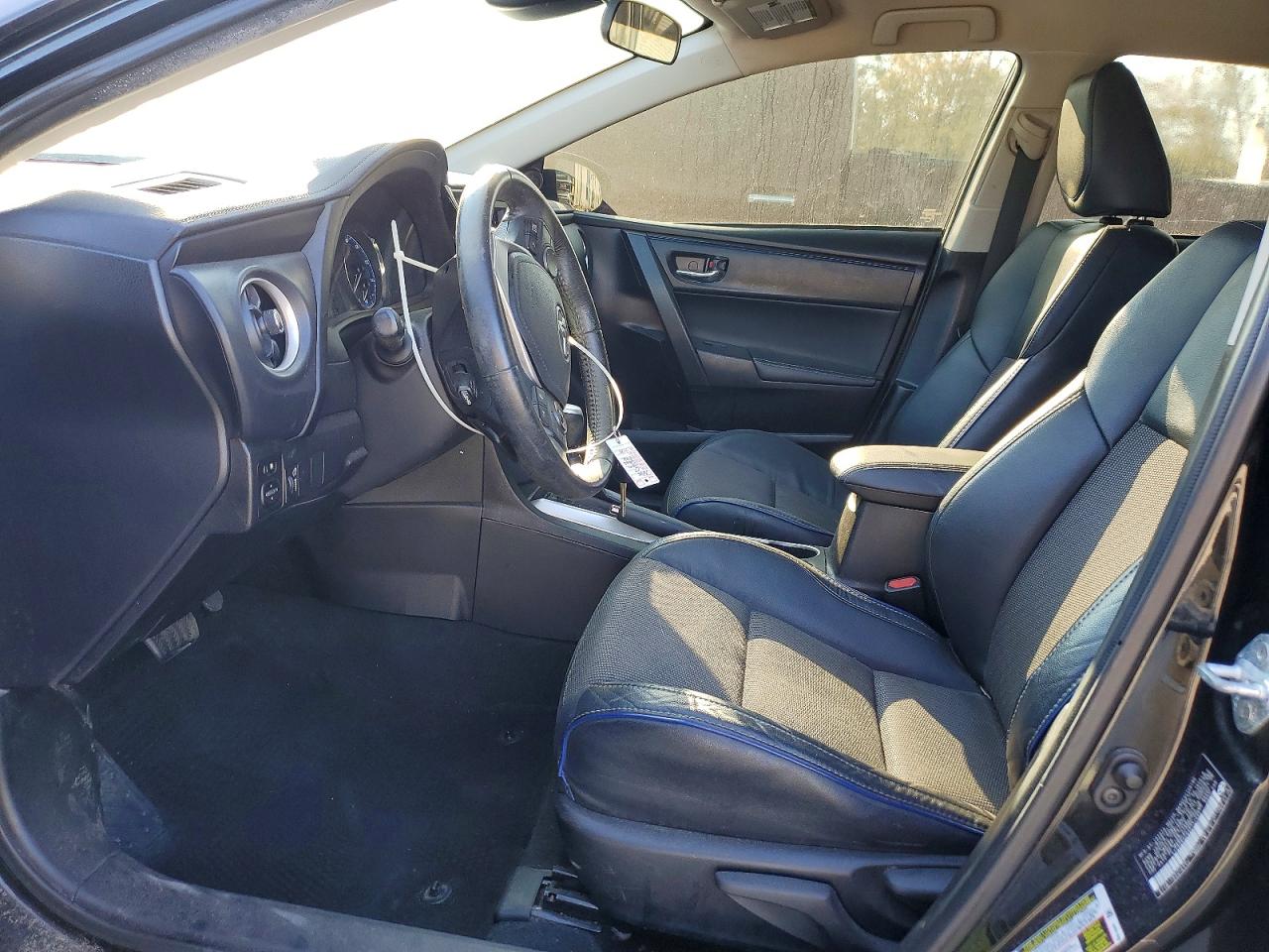 2017 TOYOTA COROLLA L photo 7