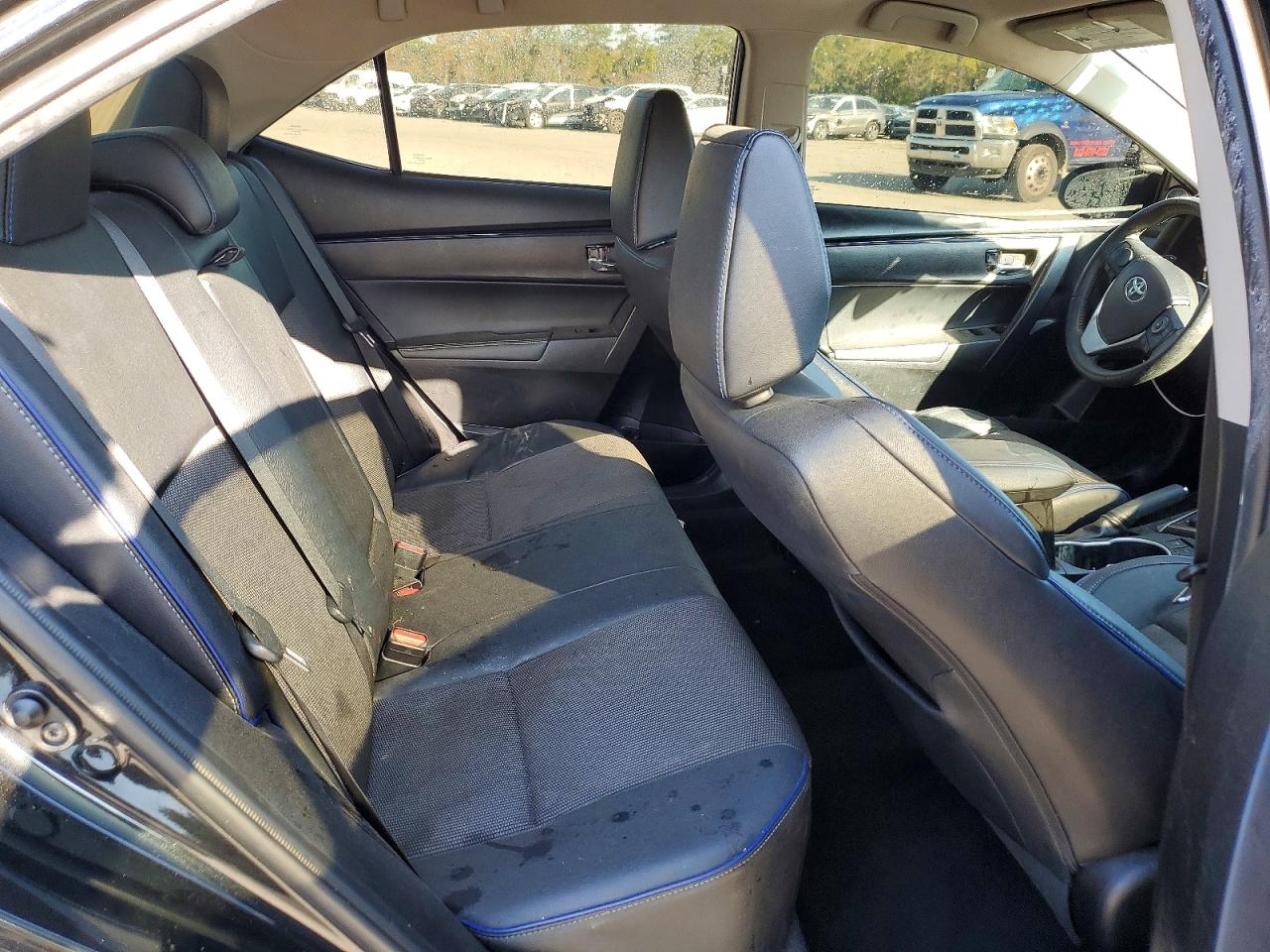 2017 TOYOTA COROLLA L photo 10