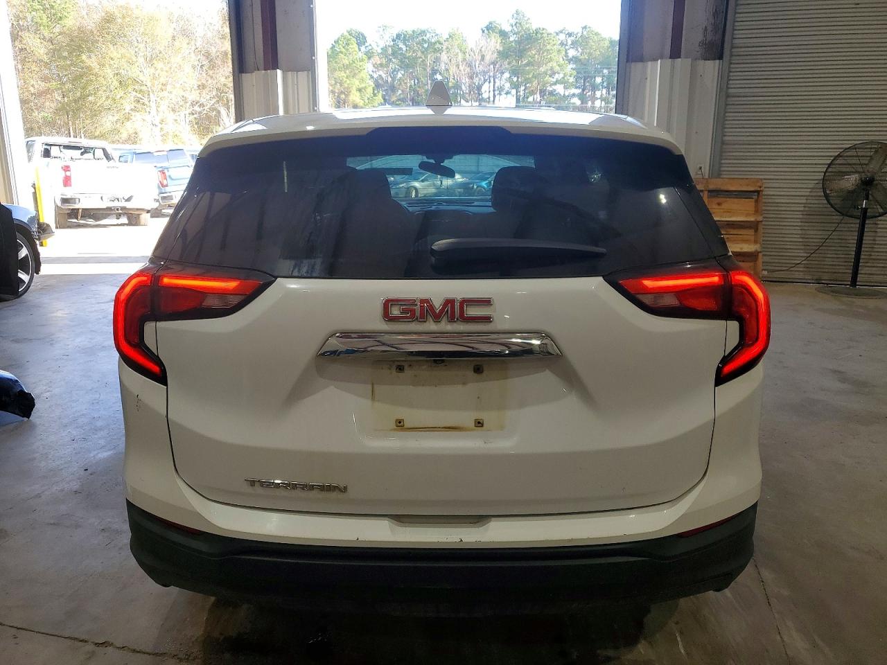 2019 GMC TERRAIN SLE photo 6