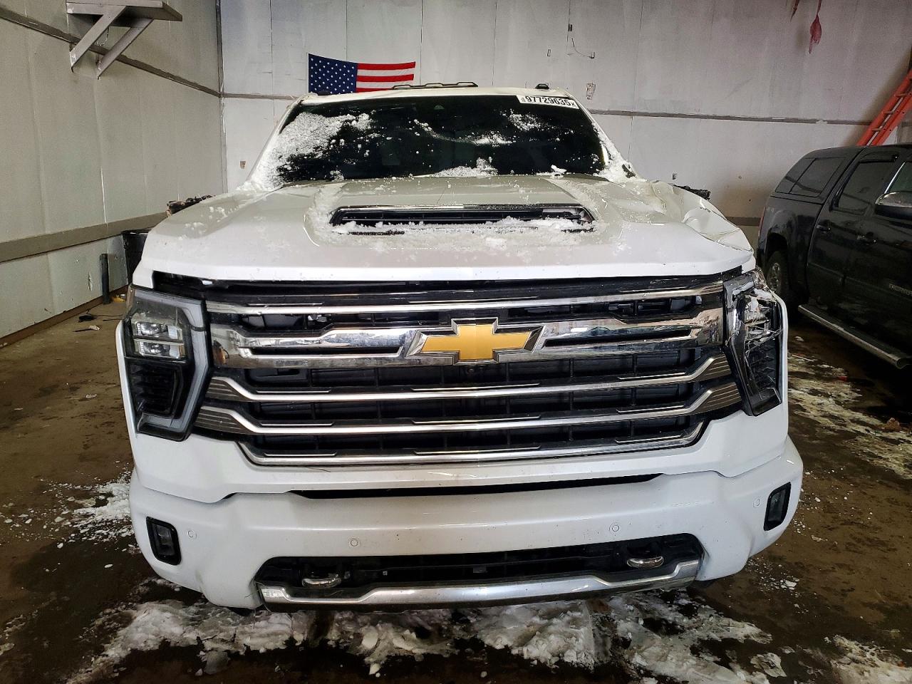 2024 CHEVROLET SILVERADO K2500 HIGH COUNTRY photo 13