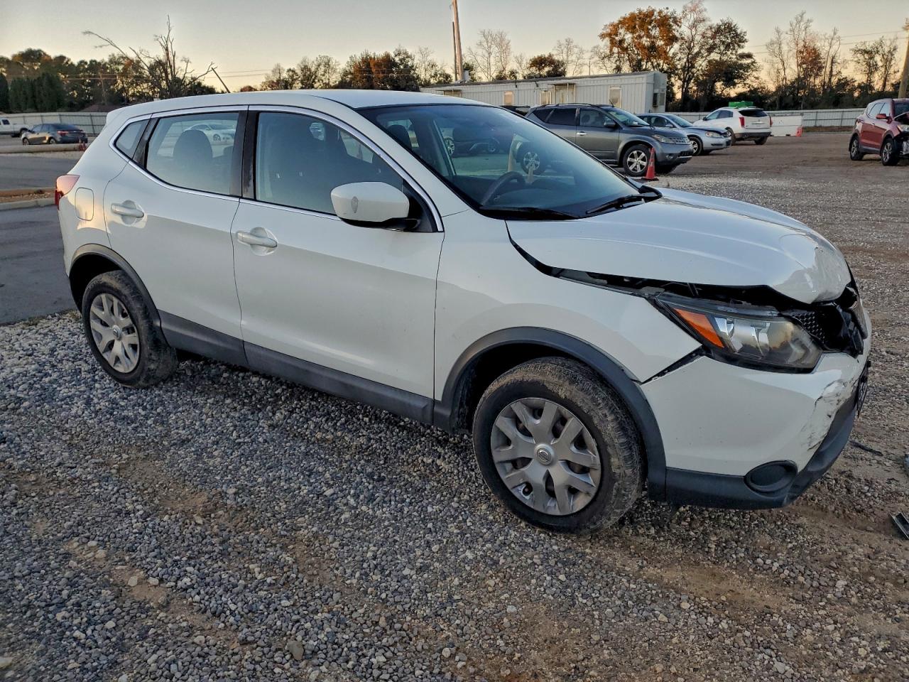 2018 NISSAN ROGUE SPORT S photo 4