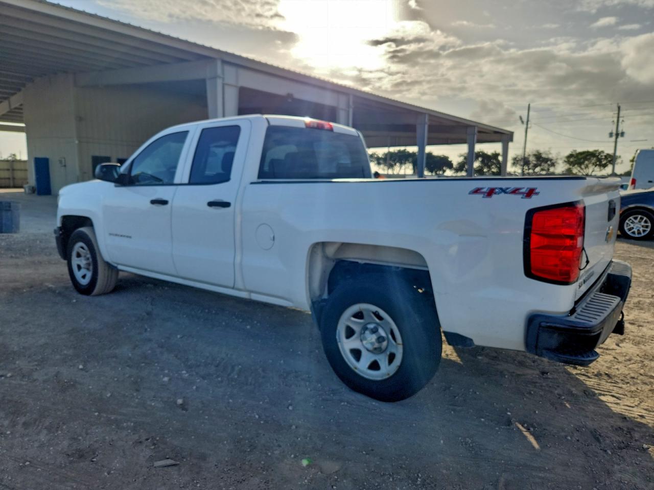 2014 CHEVROLET SILVERADO K1500 photo 2