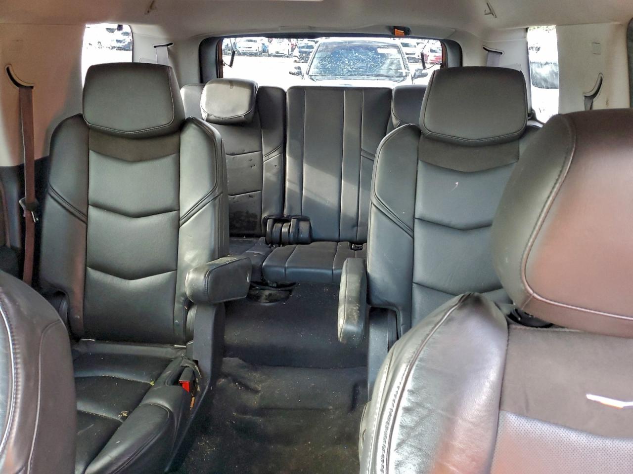 2015 CADILLAC ESCALADE LUXURY photo 10