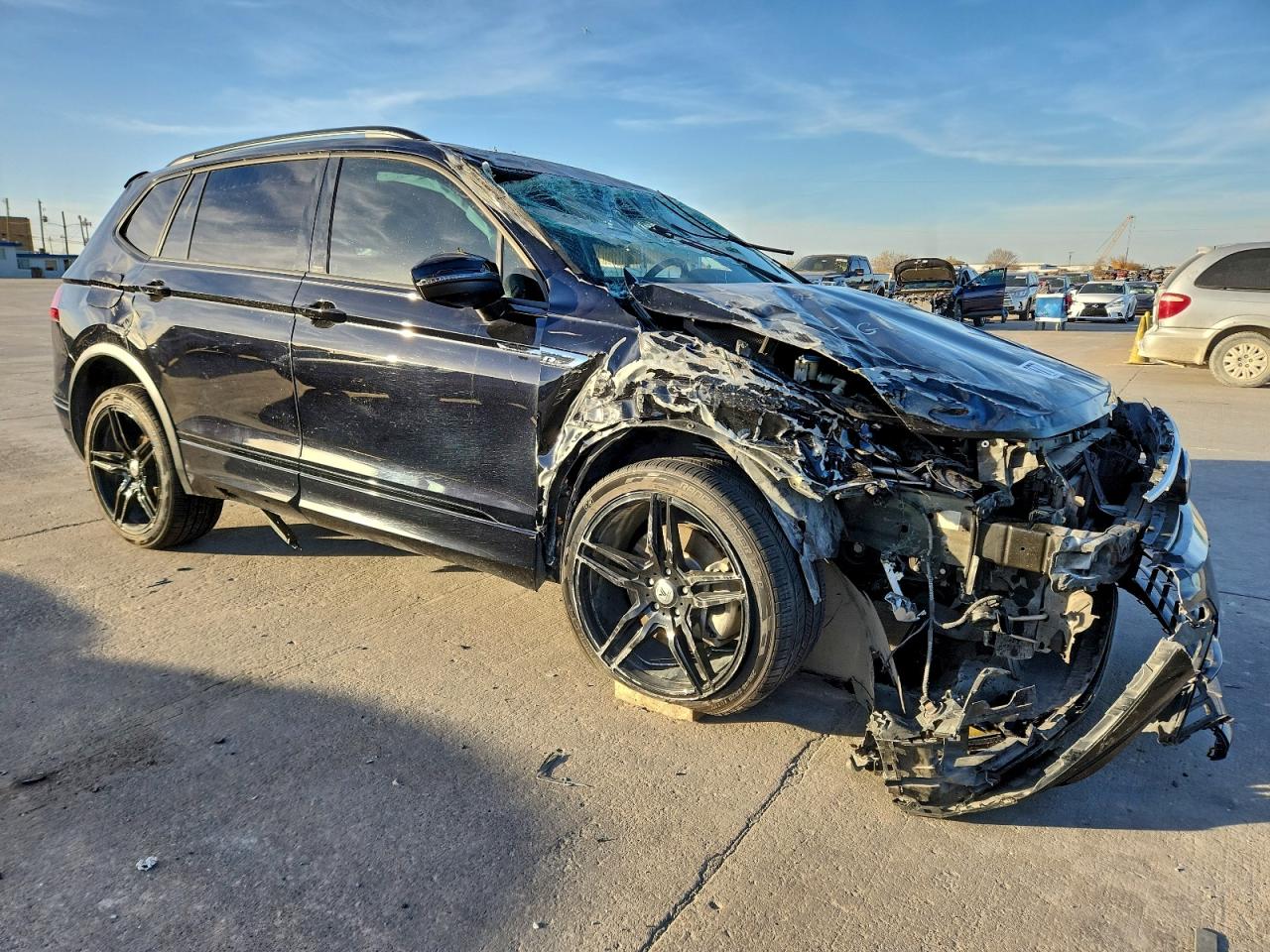 2021 VOLKSWAGEN TIGUAN SE photo 4
