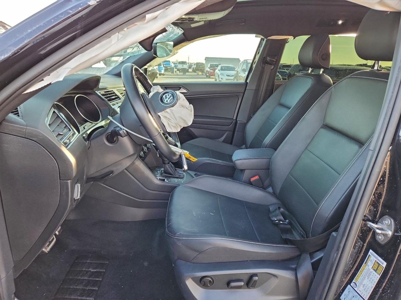 2021 VOLKSWAGEN TIGUAN SE photo 7