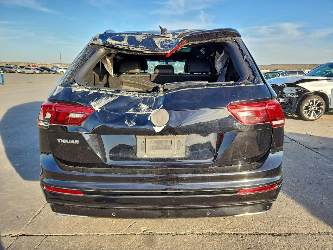 2021 VOLKSWAGEN TIGUAN SE photo 6