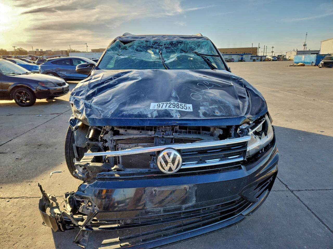 2021 VOLKSWAGEN TIGUAN SE photo 5
