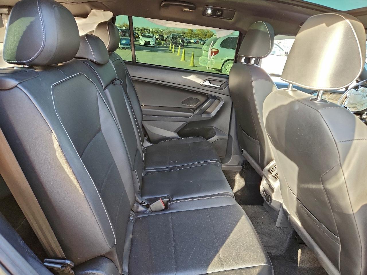 2021 VOLKSWAGEN TIGUAN SE photo 11
