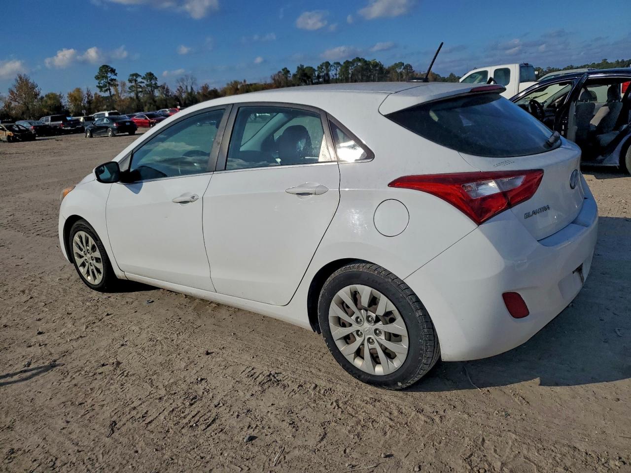 2016 HYUNDAI ELANTRA GT photo 2