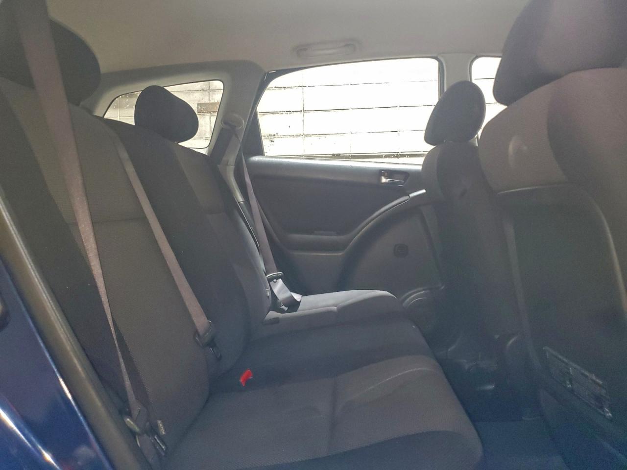 2003 TOYOTA COROLLA MATRIX XR photo 10