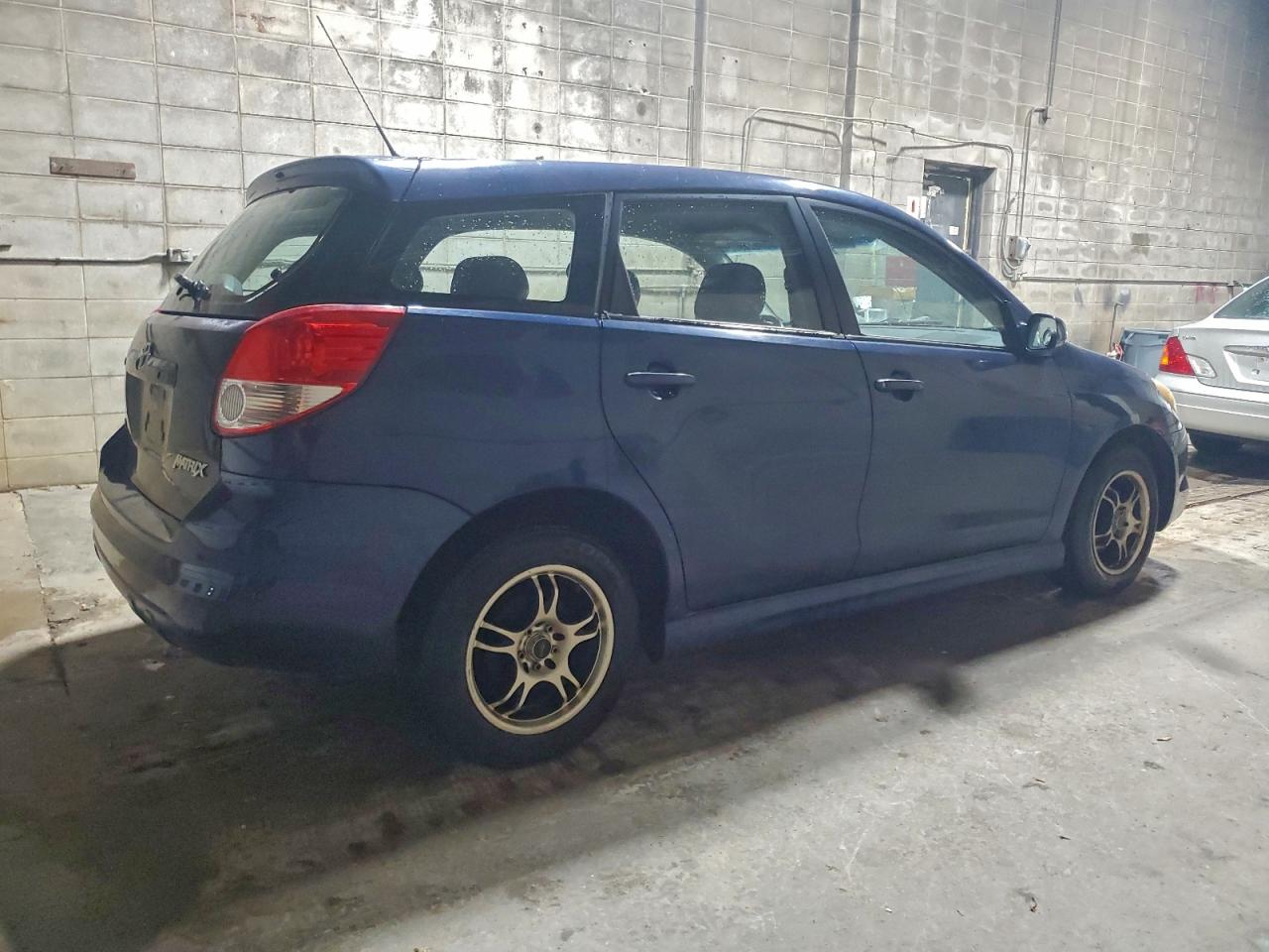 2003 TOYOTA COROLLA MATRIX XR photo 3