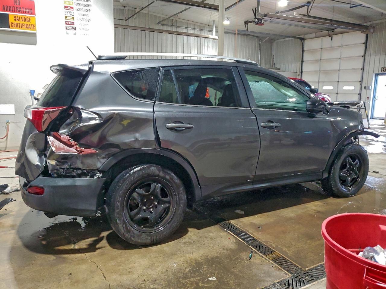 2014 TOYOTA RAV4 LE photo 3