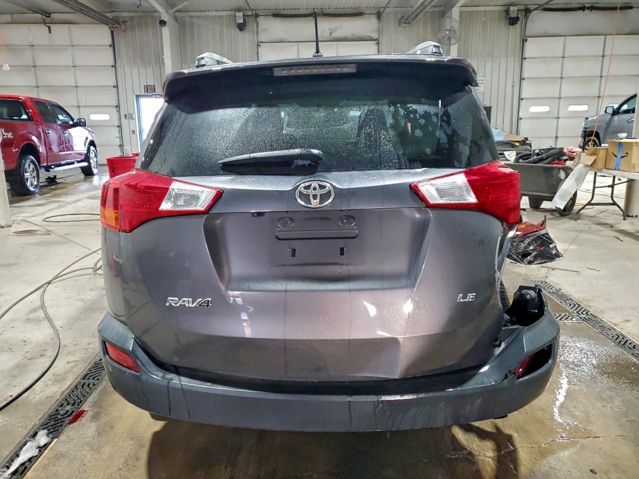 2014 TOYOTA RAV4 LE photo 6