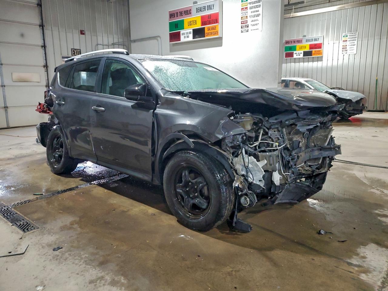 2014 TOYOTA RAV4 LE photo 4