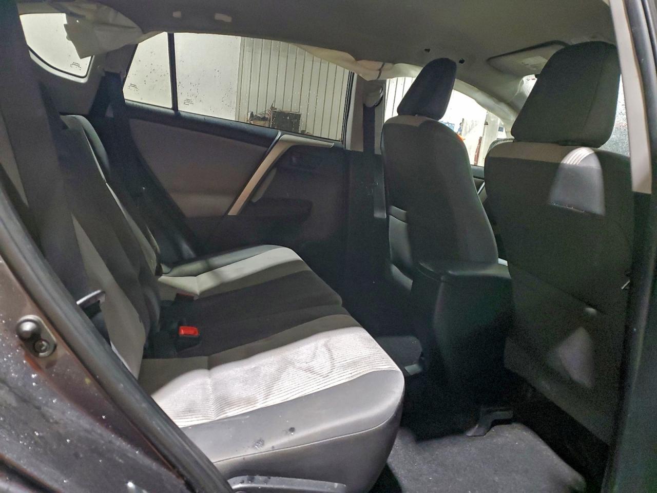 2014 TOYOTA RAV4 LE photo 11