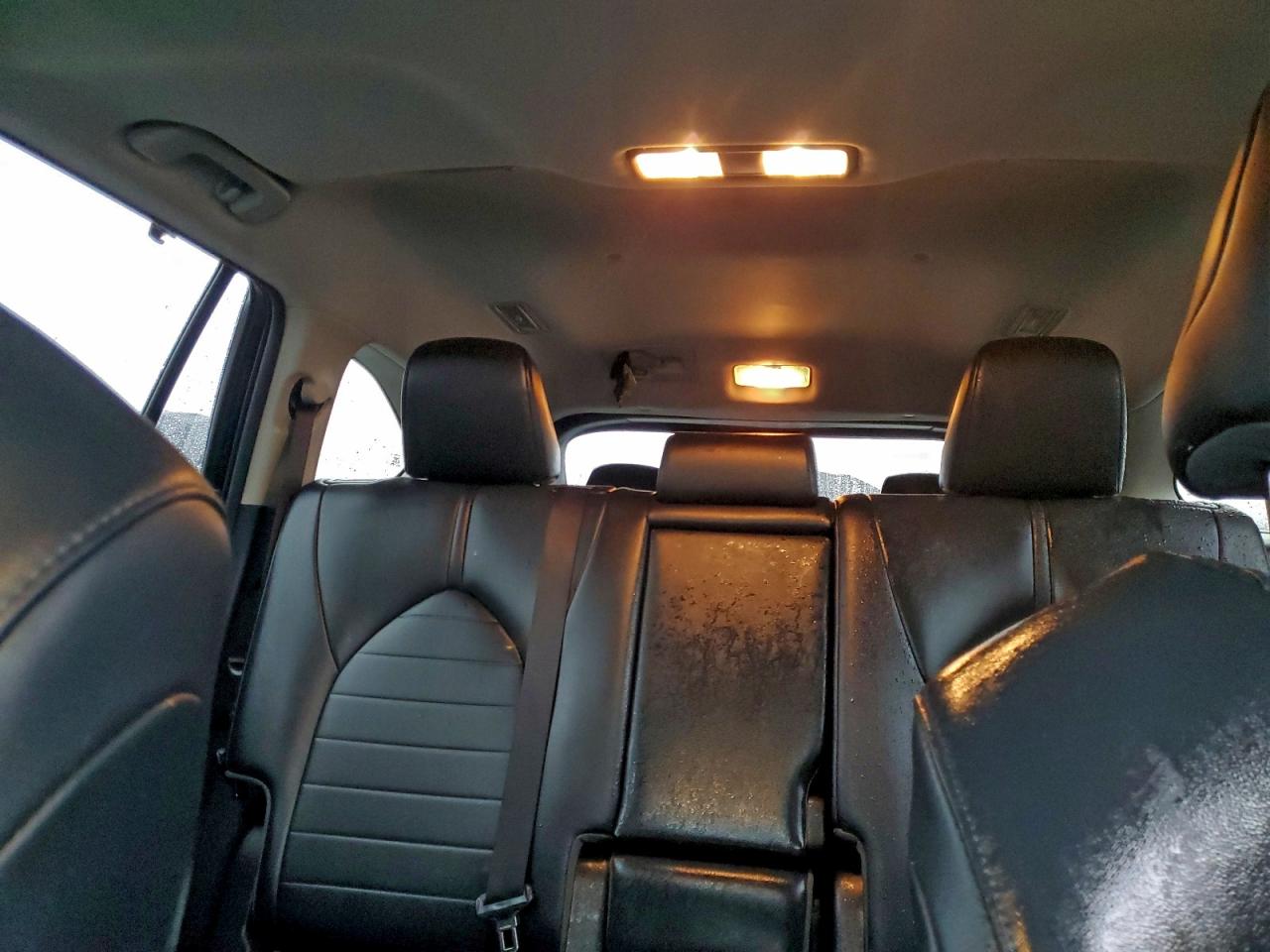 2021 TOYOTA HIGHLANDER XLE photo 10