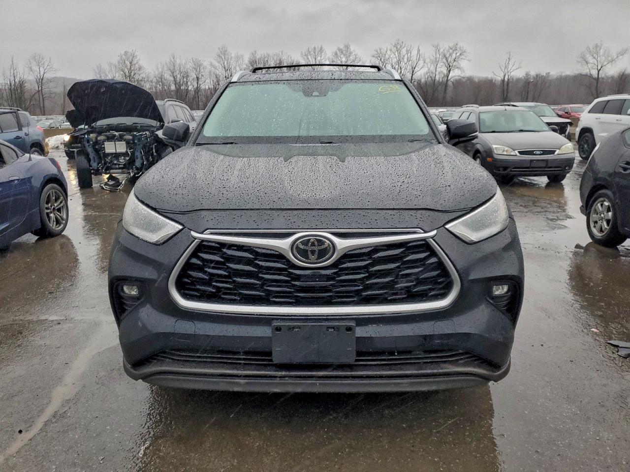 2021 TOYOTA HIGHLANDER XLE photo 5
