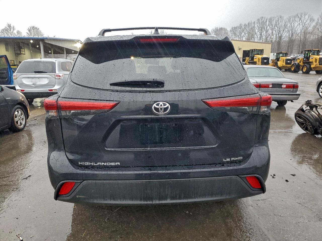 2021 TOYOTA HIGHLANDER XLE photo 6