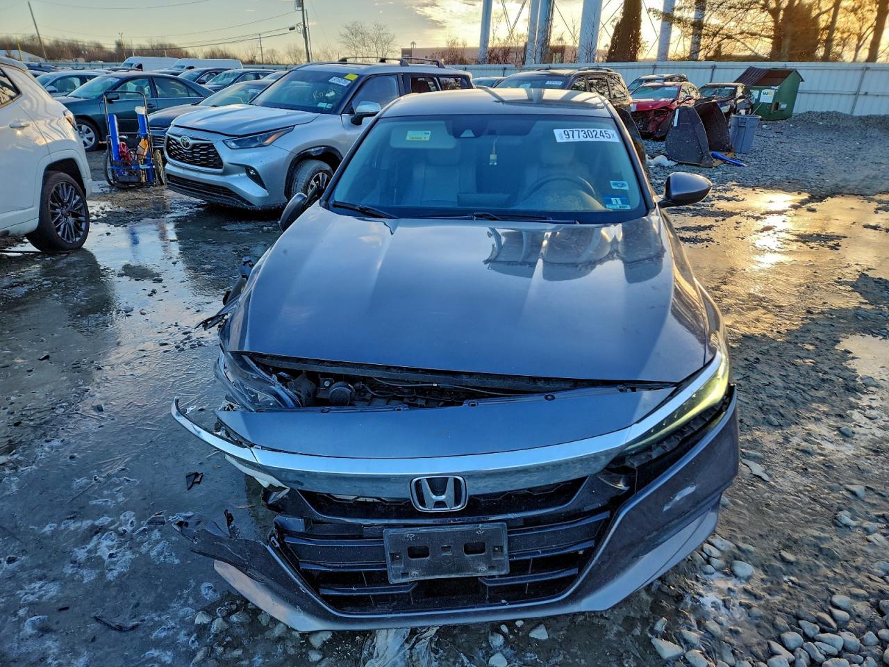 2018 HONDA ACCORD LX photo 9