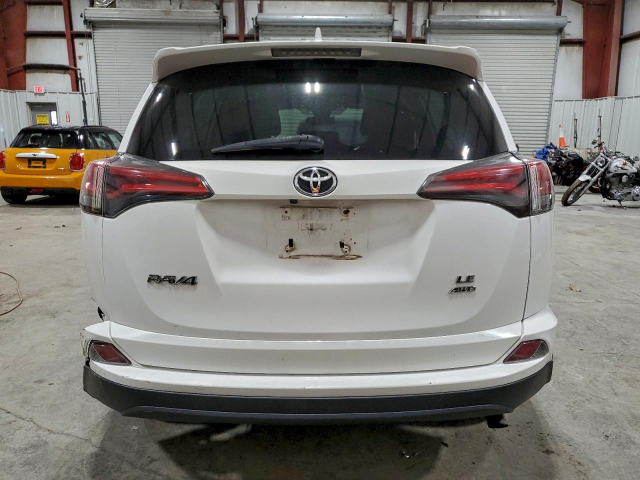2018 TOYOTA RAV4 LE photo 6