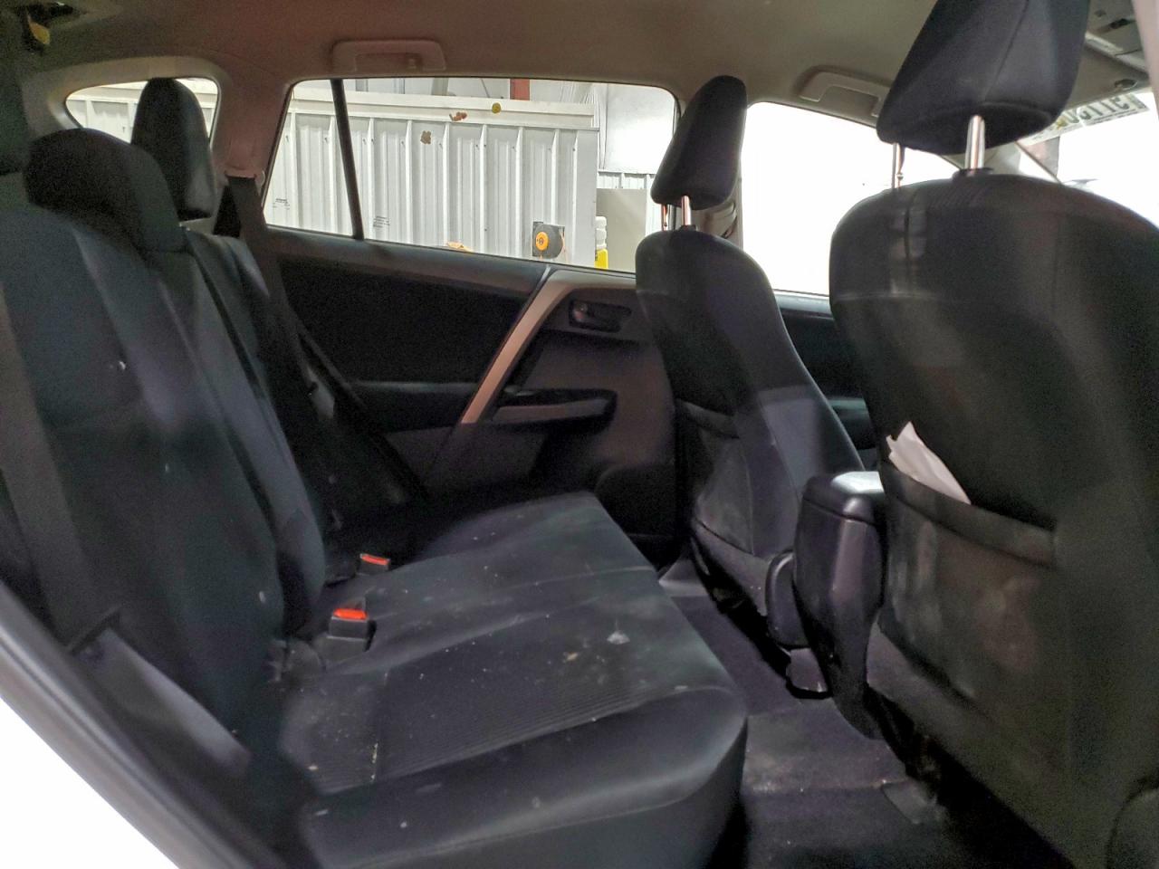 2018 TOYOTA RAV4 LE photo 11