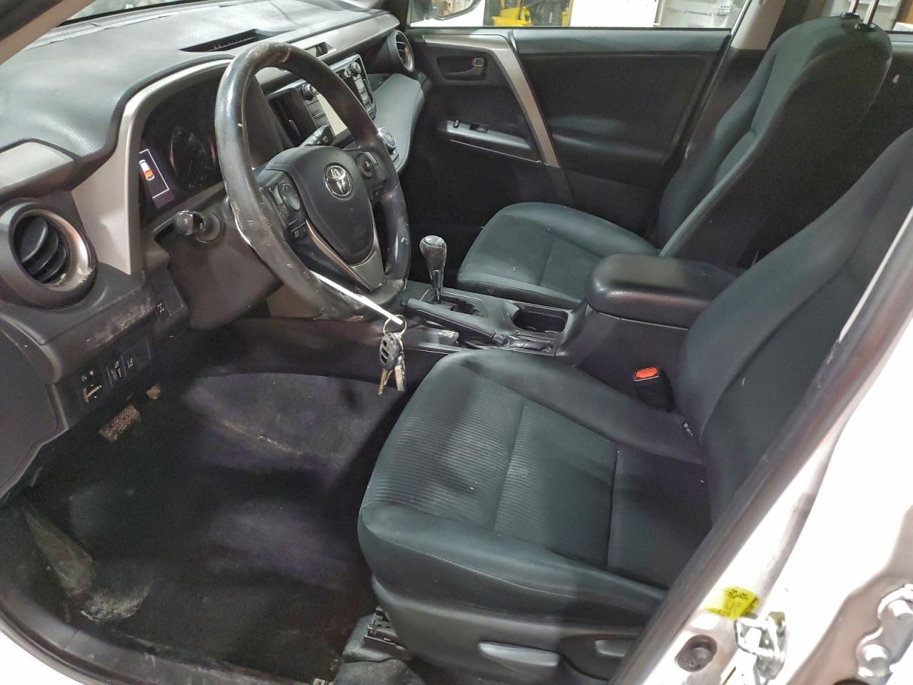 2018 TOYOTA RAV4 LE photo 7