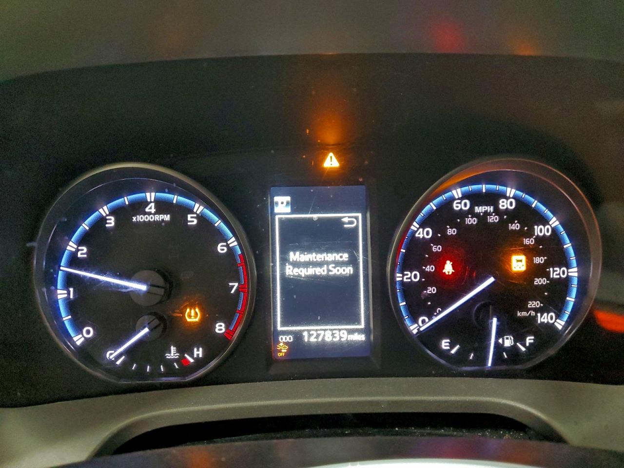 2018 TOYOTA RAV4 LE photo 9