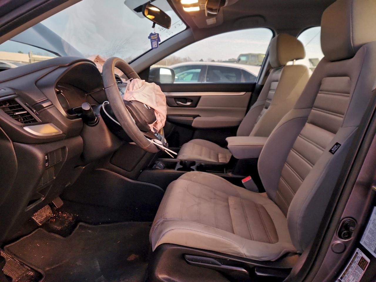 2017 HONDA CR-V LX photo 7