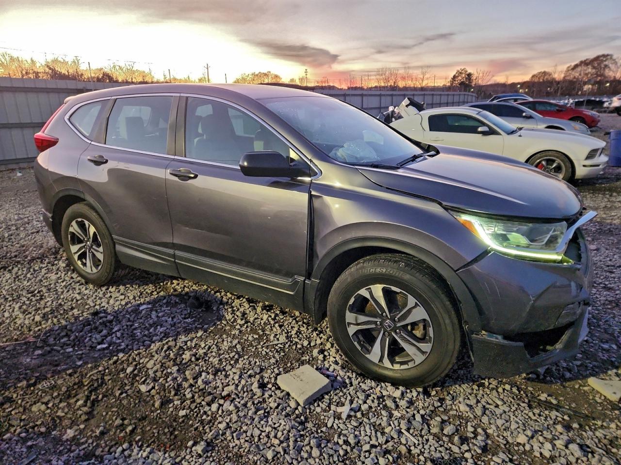 2017 HONDA CR-V LX photo 4