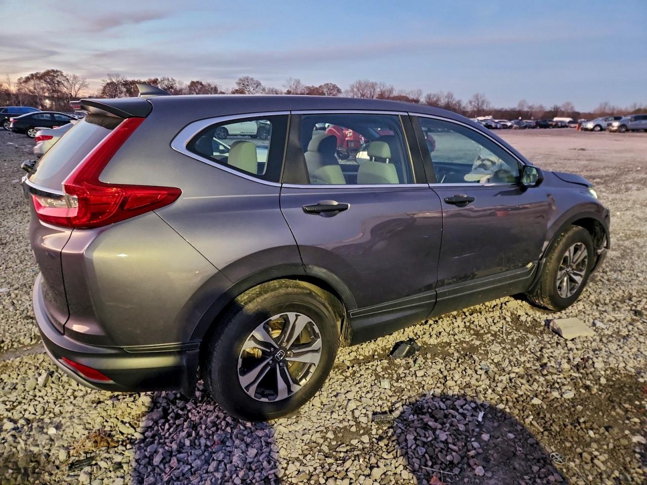 2017 HONDA CR-V LX photo 3