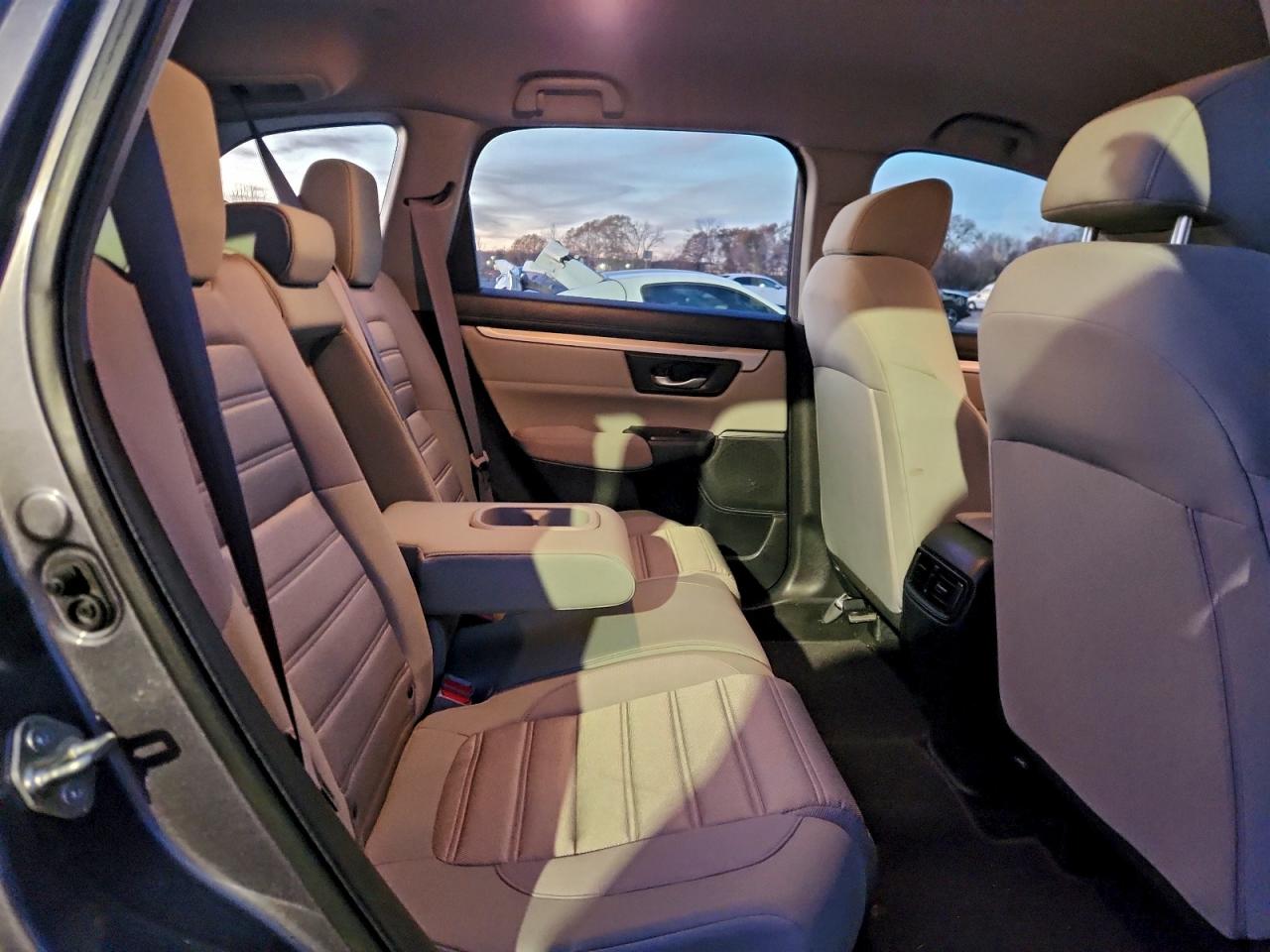2017 HONDA CR-V LX photo 11