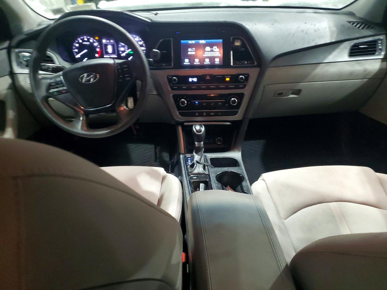 2016 HYUNDAI SONATA SE photo 8