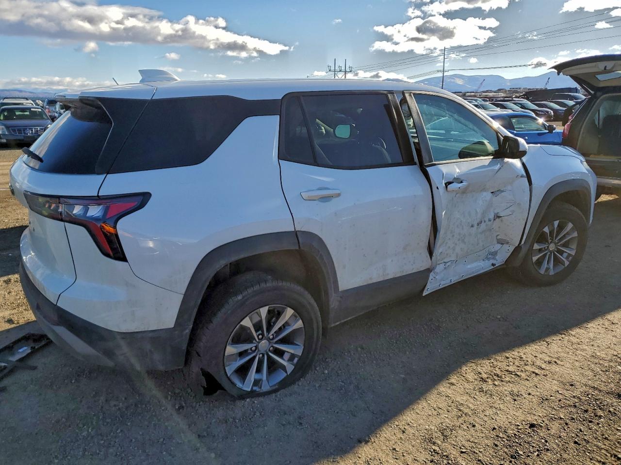 2026 CHEVROLET EQUINOX LT photo 3
