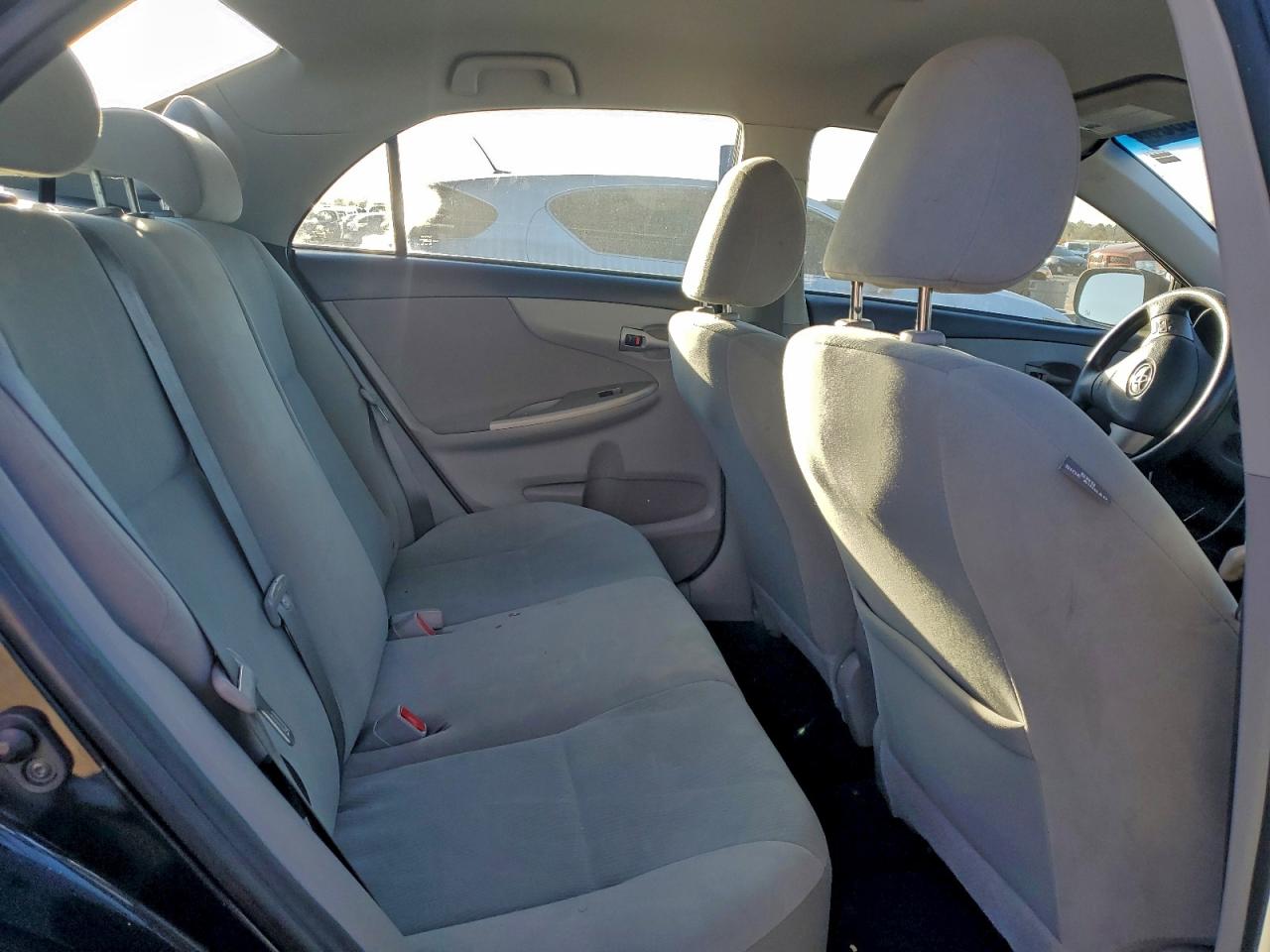 2013 TOYOTA COROLLA BASE photo 10