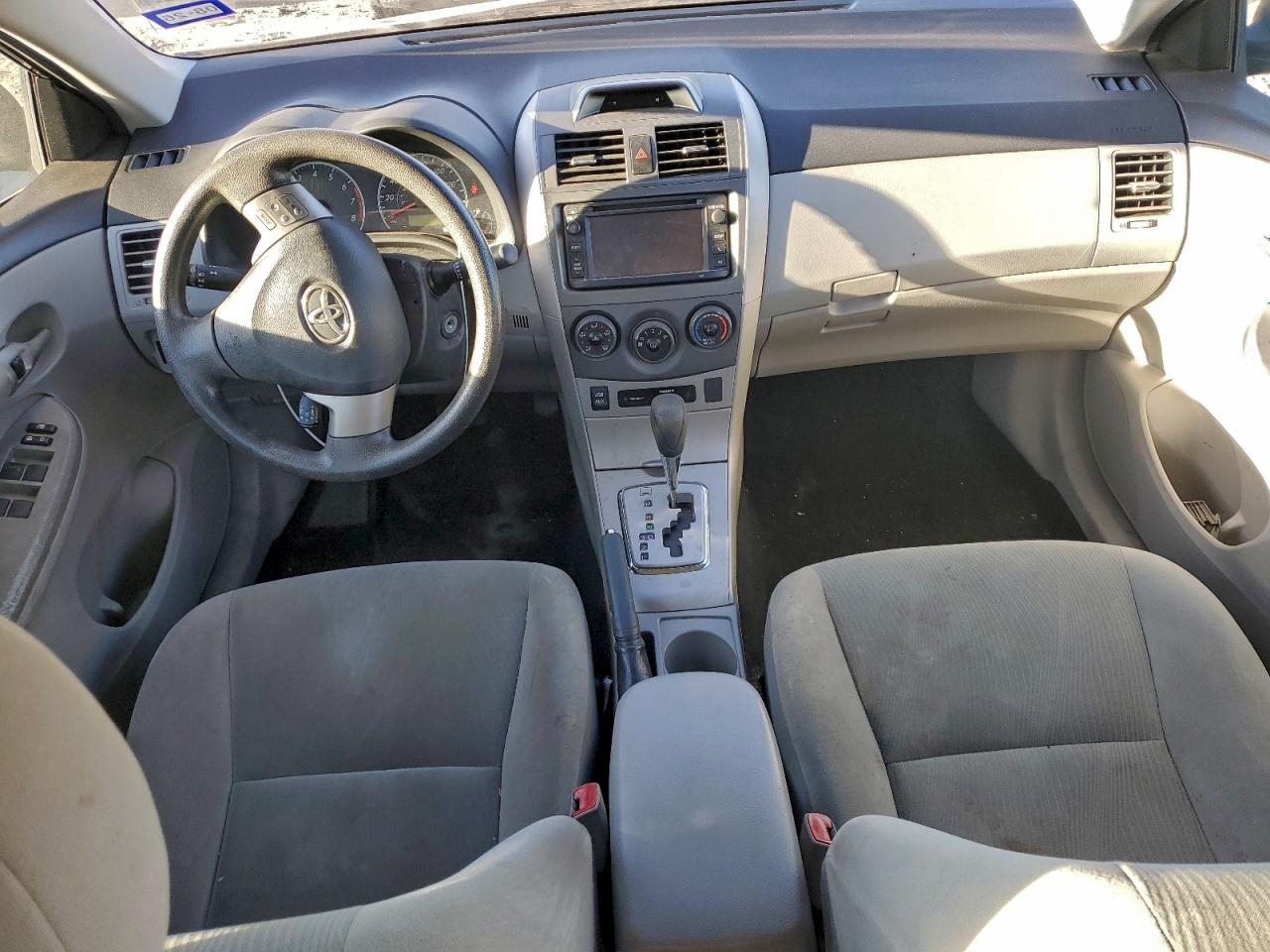 2013 TOYOTA COROLLA BASE photo 8