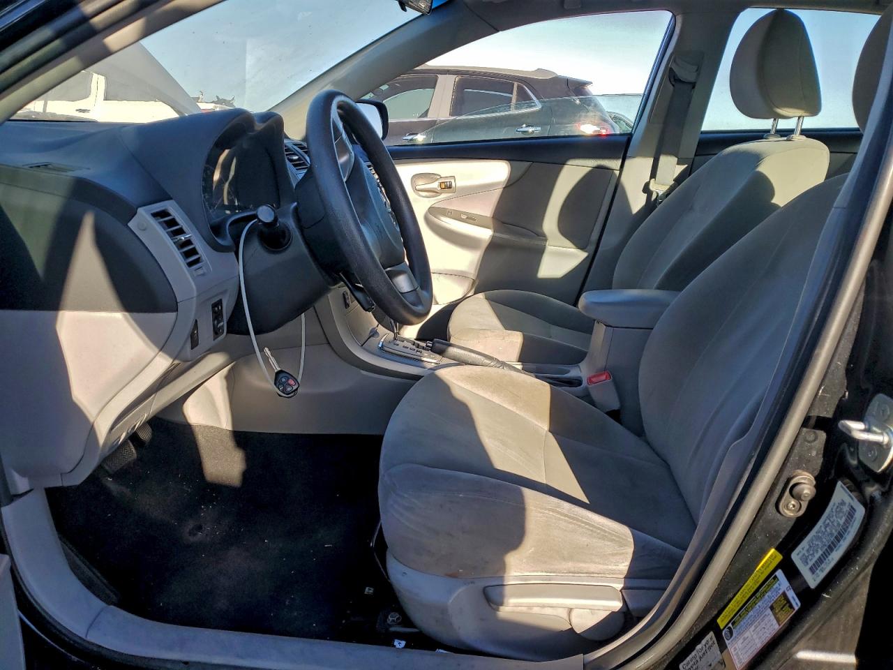 2013 TOYOTA COROLLA BASE photo 7