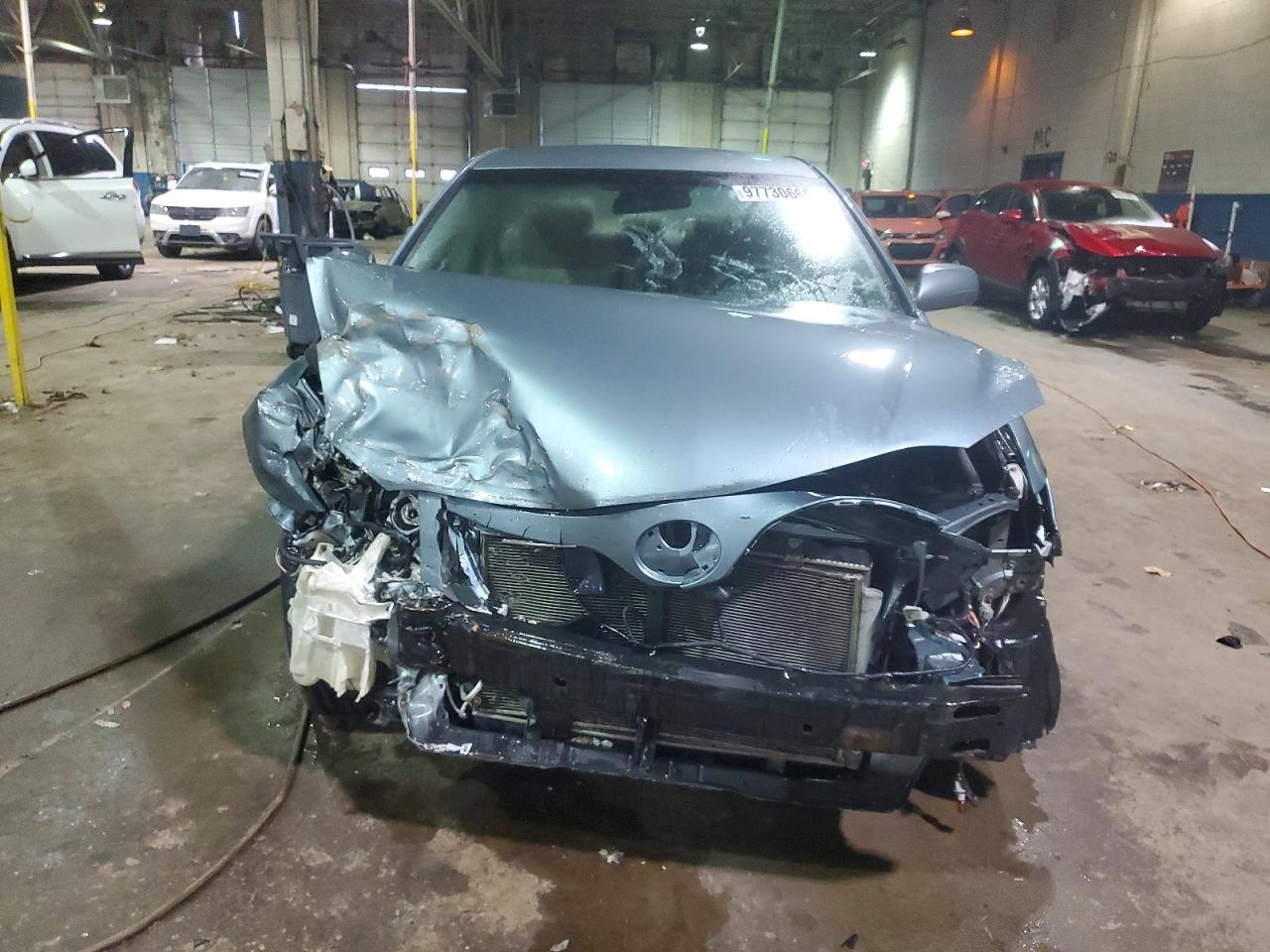 2011 TOYOTA CAMRY BASE photo 5