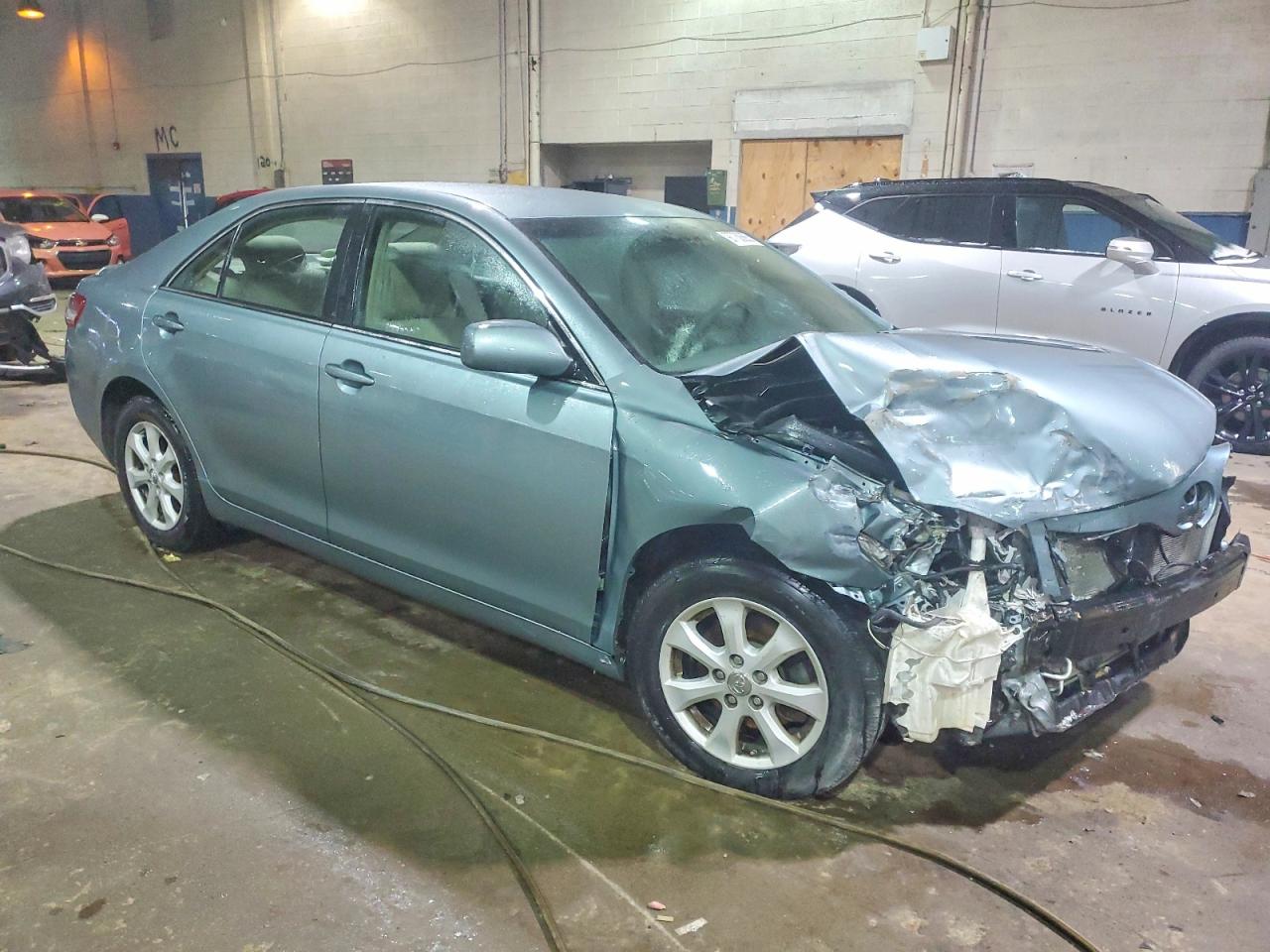2011 TOYOTA CAMRY BASE photo 4