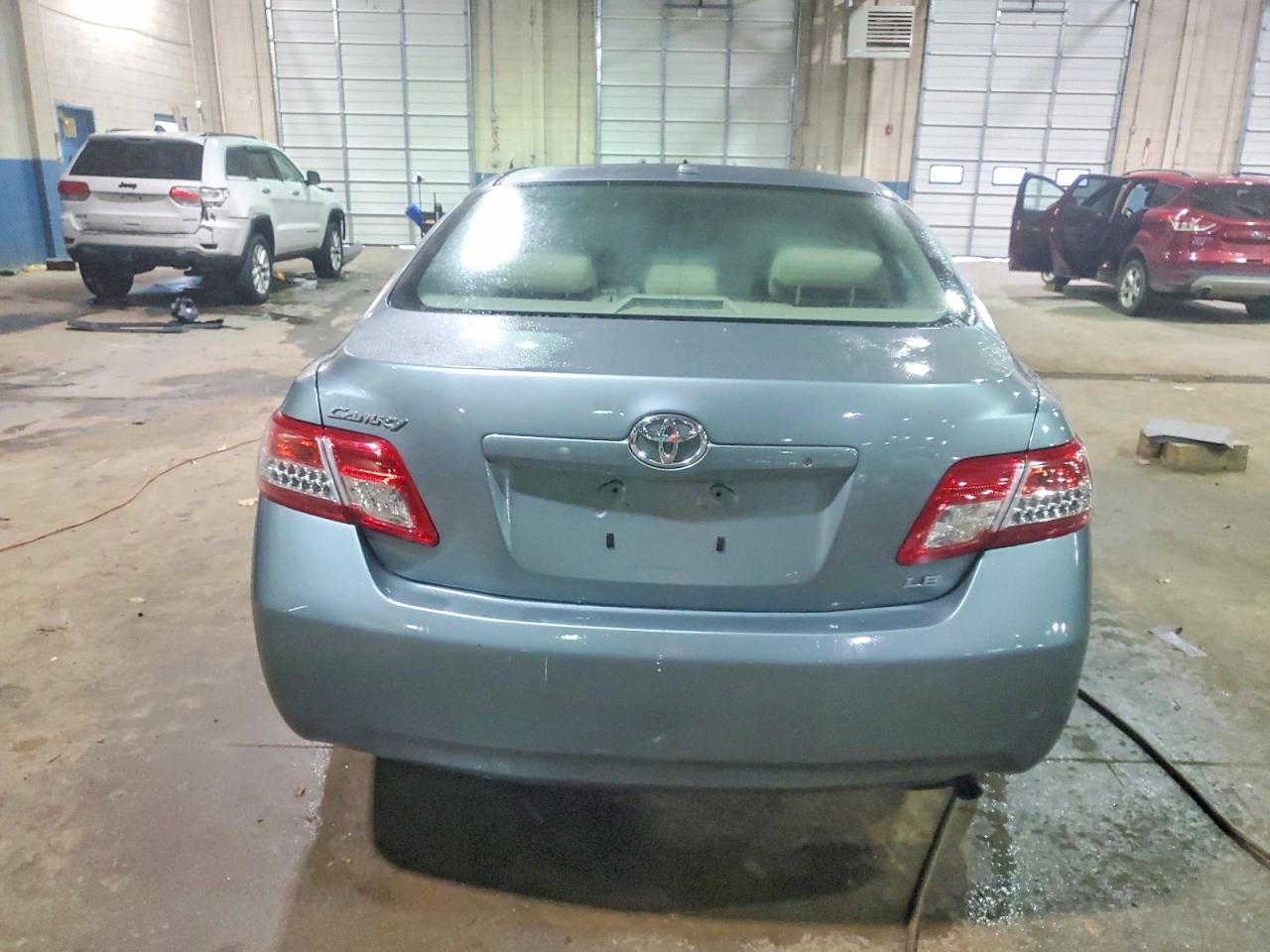 2011 TOYOTA CAMRY BASE photo 6