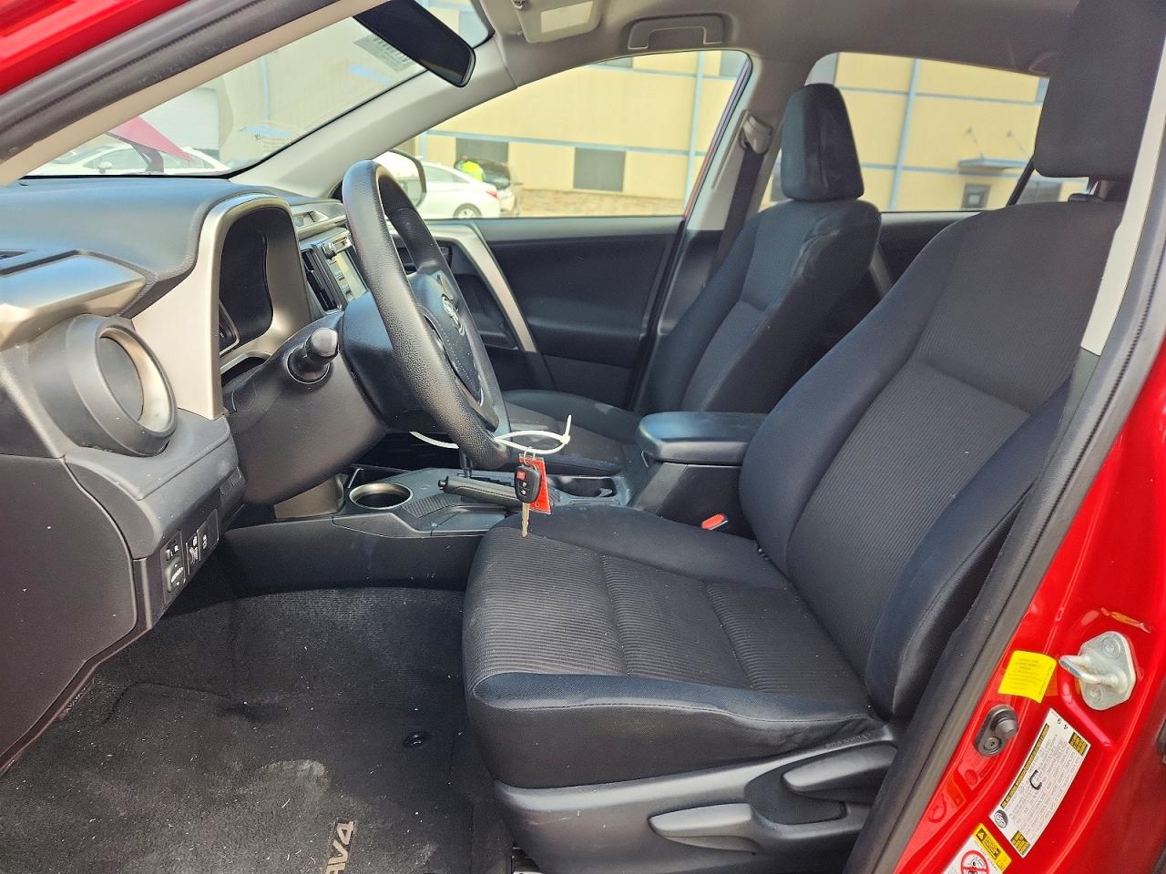 2015 TOYOTA RAV4 LE photo 7