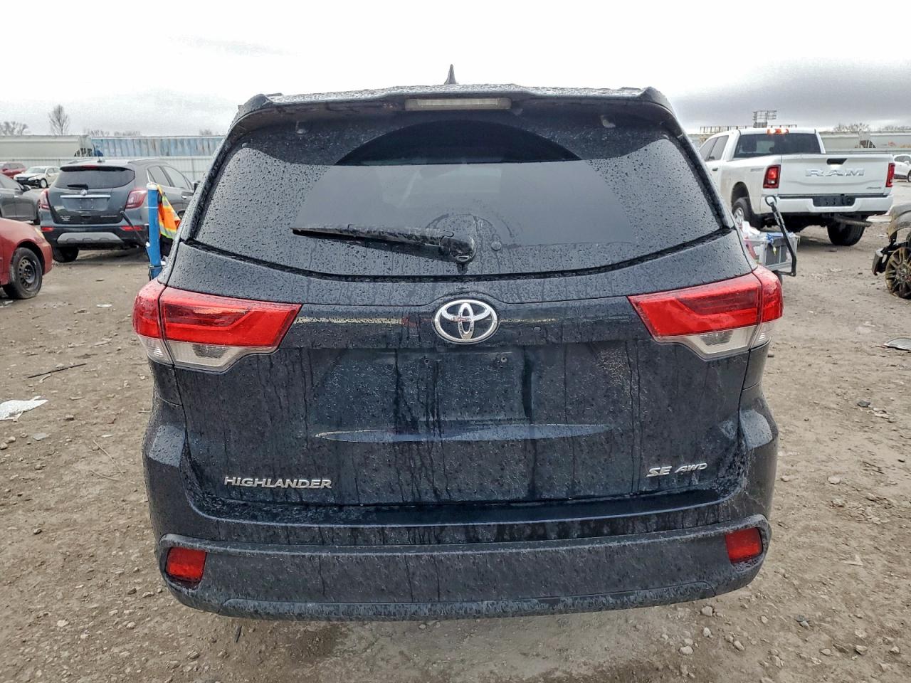 2018 TOYOTA HIGHLANDER photo 6