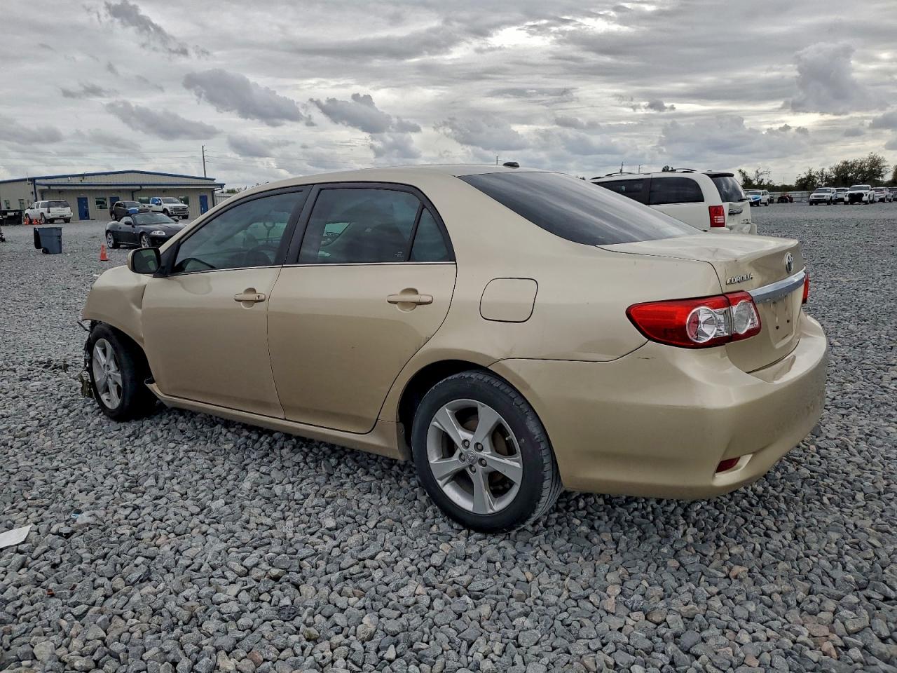 2013 TOYOTA COROLLA BASE photo 2