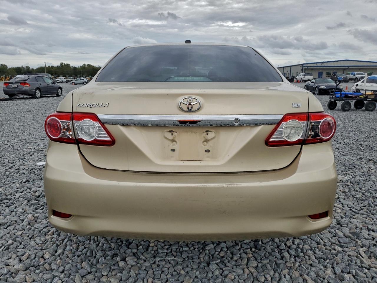 2013 TOYOTA COROLLA BASE photo 6