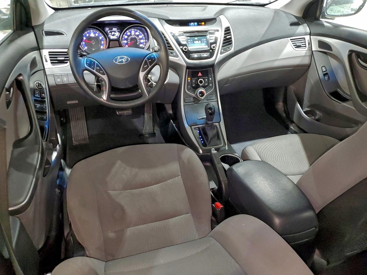 2016 HYUNDAI ELANTRA SE photo 8