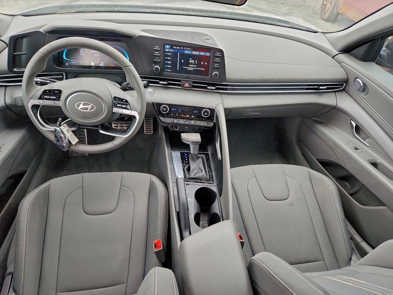 2025 HYUNDAI ELANTRA SEL SPORT photo 8